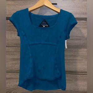 Prana Rounded Raw edge hem Teal Short Sleeve T-shirt Tee Pullover M